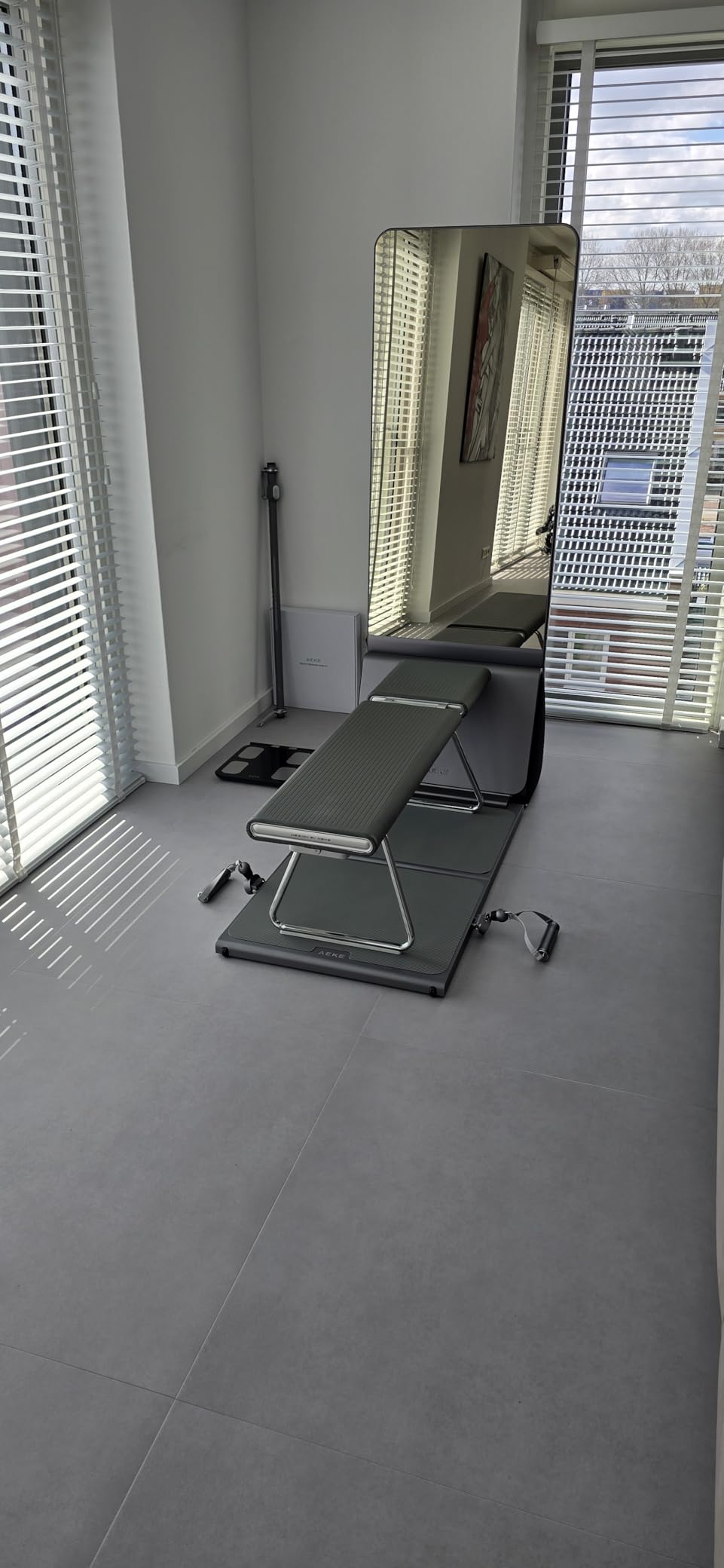 AEKE Smart Home Gym System- Fitness Mirror K1: AI-Powered All-in-One Fitness Machine for Full-Body Strength Training and Personalized Workouts customer photo 1