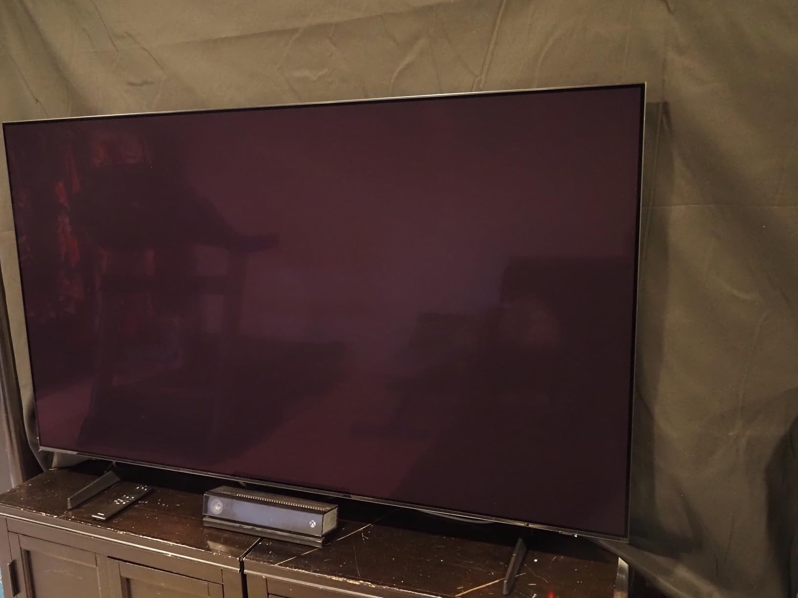 Samsung 77-Inch Class OLED 4K S85F Series, Vision AI Smart TV (2025 Model, 77S85F) Object Tracking Sound Lite w/Dolby Atmos, NQ4 AI Gen2 Processor, Contour Design, Color Booster Pro, Alexa Built-in customer photo 2