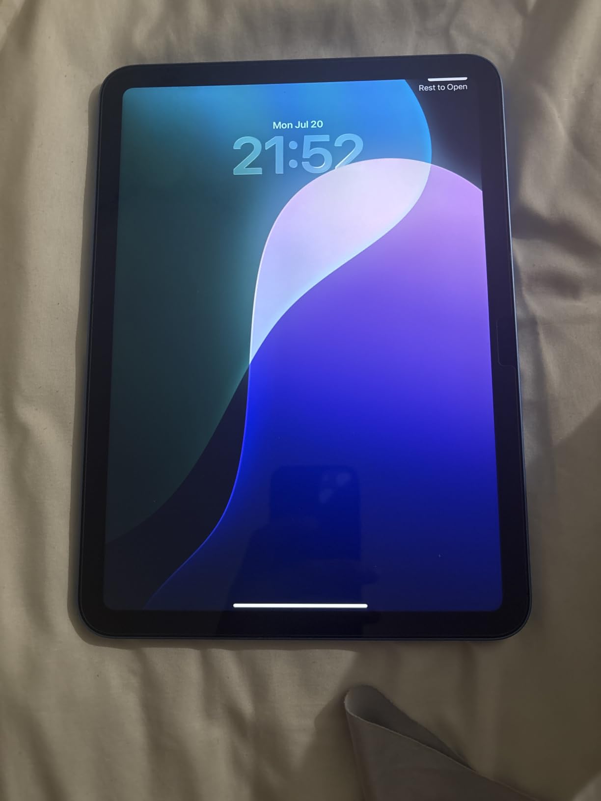 Apple iPad 11-inch: A16 chip, 11-inch Model, Liquid Retina Display, 128GB, Wi-Fi 6, 12MP Front/12MP Back Camera, Touch ID, All-Day Battery Life — Silver customer photo 2