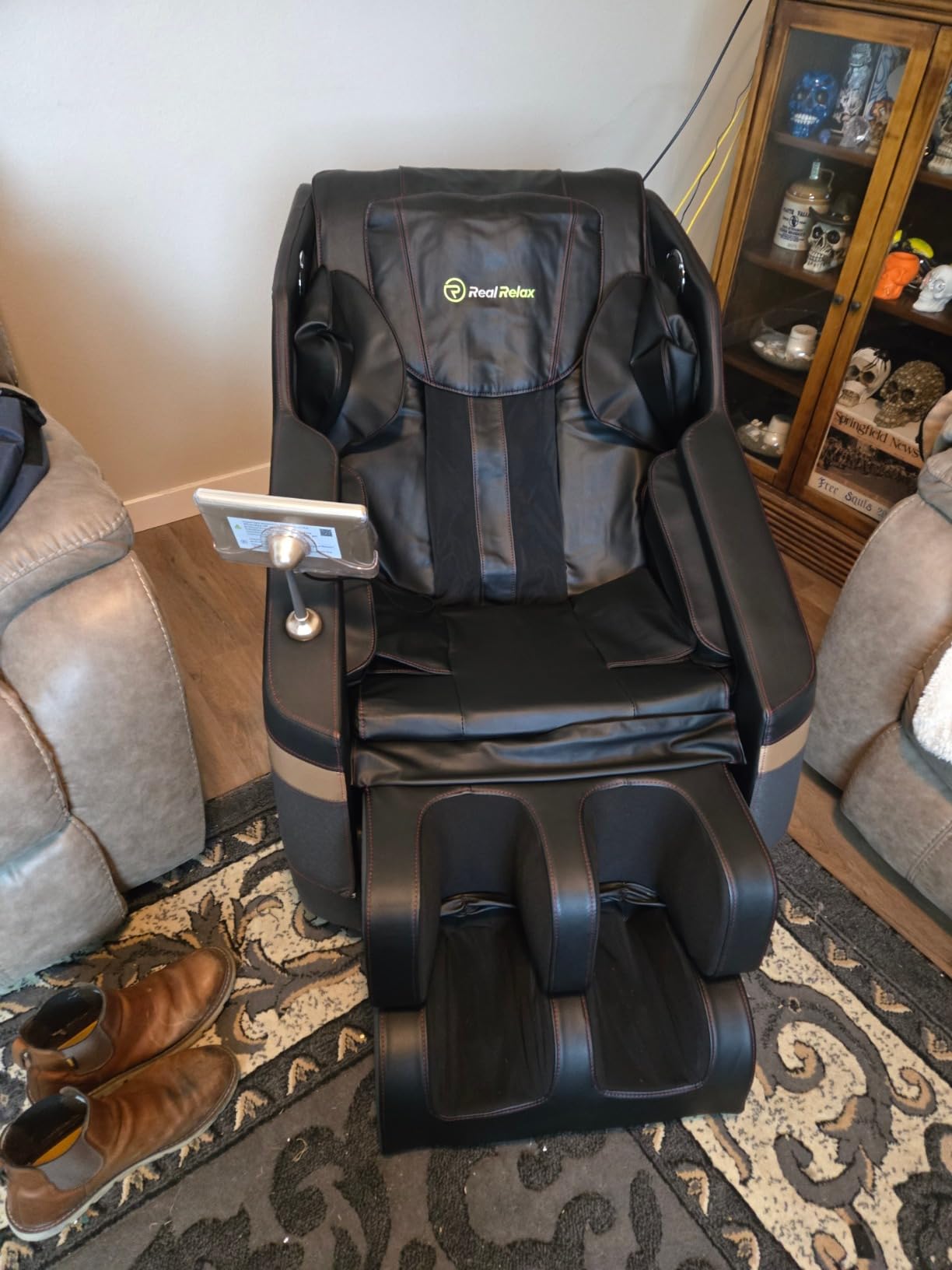 Real Relax Full Body Shiatsu Massage Chair for Home Relaxation customer photo 2