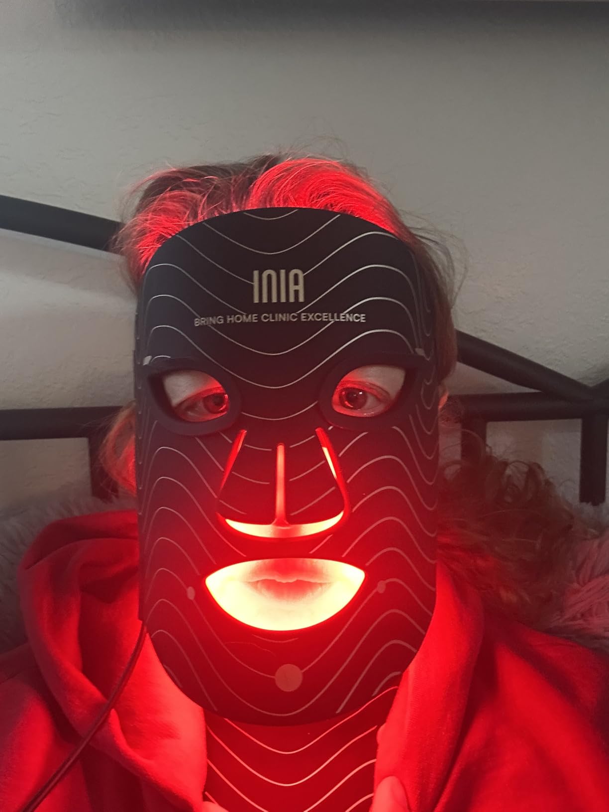 INIA Red Light Therapy Mask for Face, Neck & Chest, 850nm NIR, 4 Modes | 4-Week Visible Results, High Coverage, Red Blue Yellow Lights, 105mW/cm², 228 LEDs, 2600mAh Rechargeable, Adjustable Timer customer photo 2