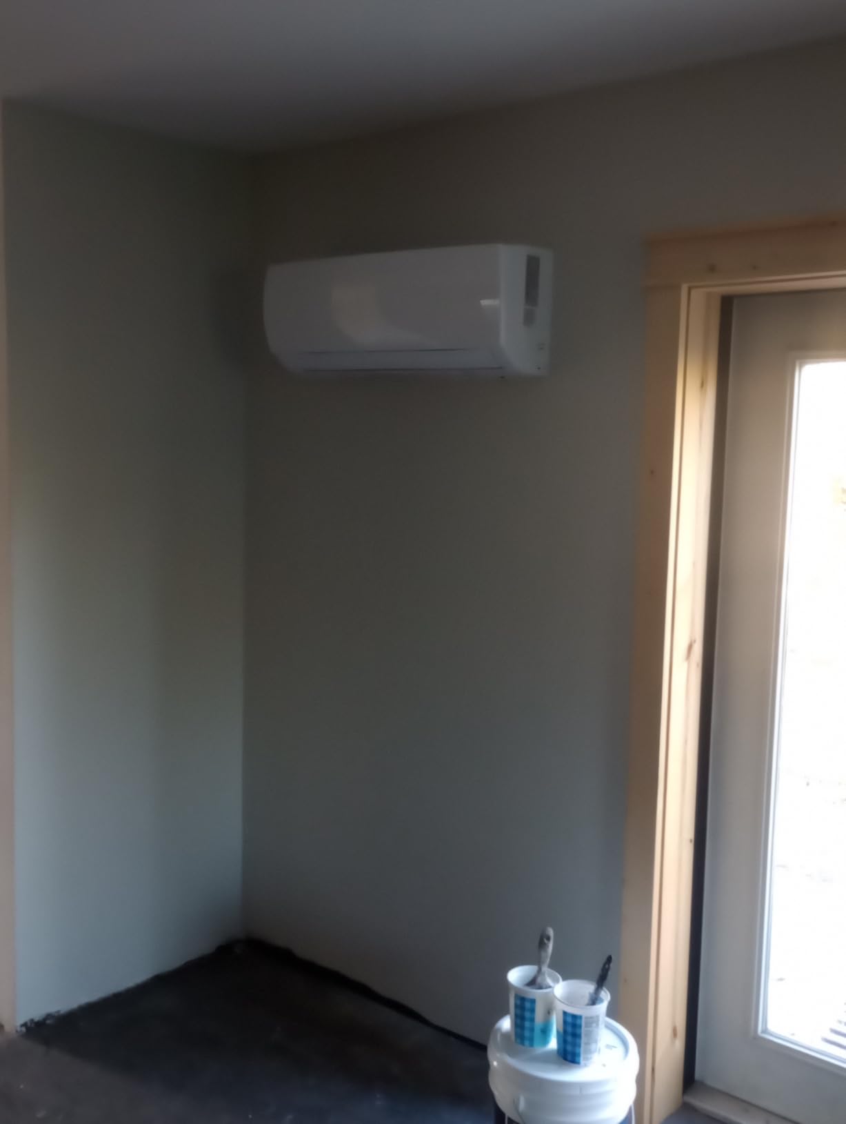 Mountman 12000 BTU Mini Split AC/Heating System,19 SEER2 110/120V Energy Efficient Ductless Inverter System,Cools Up to 750 Sq.Ft with Pre-Charged Condenser,Heat Pump & Installation Kits customer photo 1