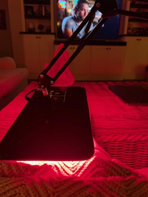 Morfone Red Light Therapy for Body Face Tri-Wavelength 660nm, 850nm, 940nm | LED Infrared Light Therapy Lamp Panel with Adjustable Stand Protective Glasses, Home Use customer photo 1