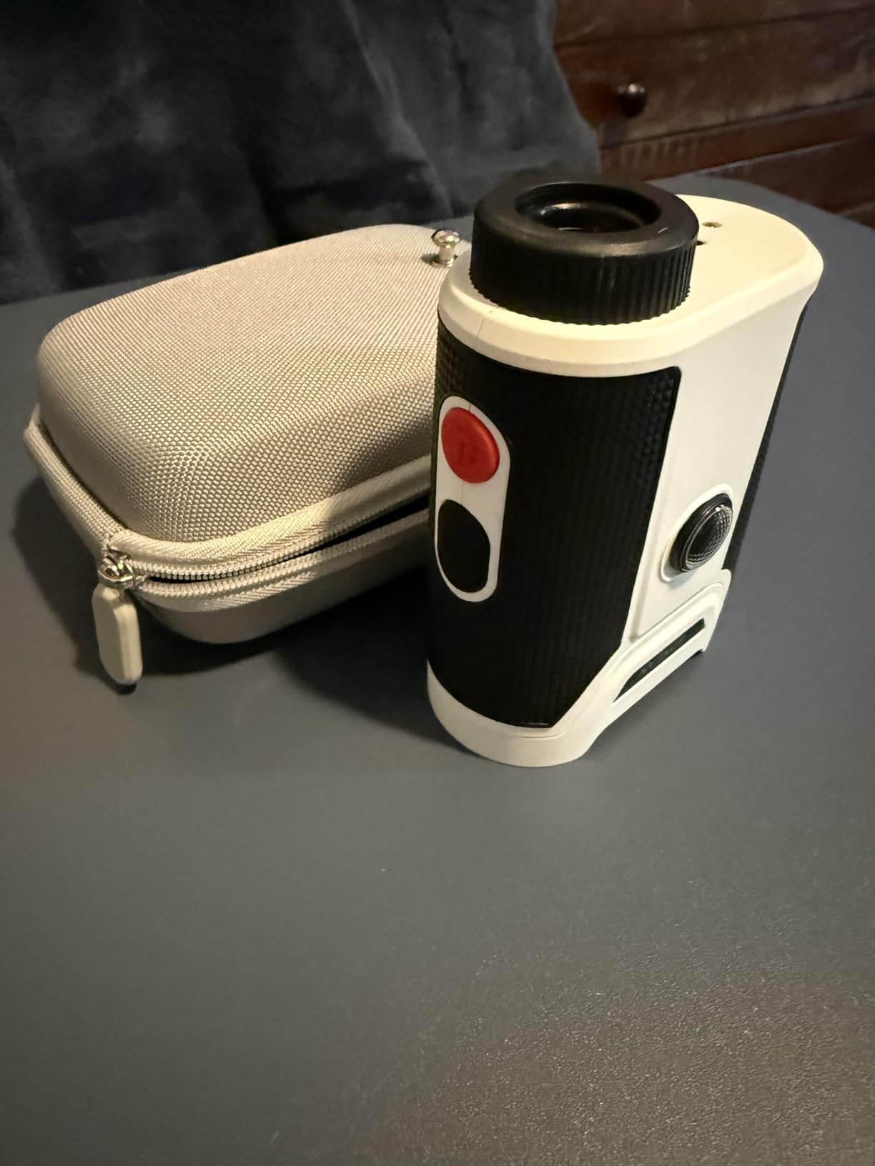 MOESAPU Golf Rangefinder with Slope, 1200/1500Yards Range Finder, 7X Magnification with Flag Lock Vibration, Rechargeable, Magnetic Mount, IP54 Waterproof, Tournament Legal, Golf Accessories for Men customer photo 2