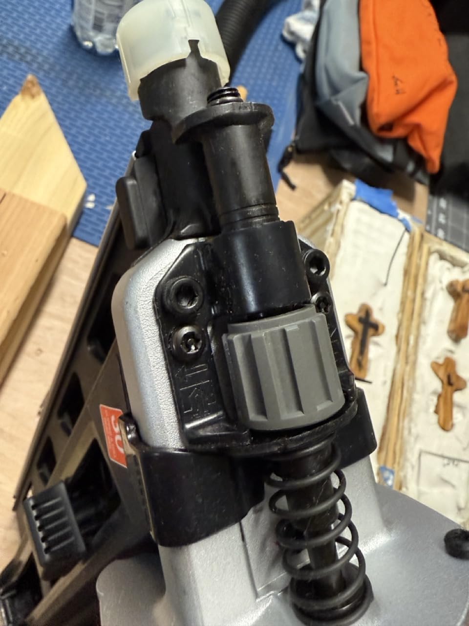 CRAFTSMAN V20 Brushless Cordless 30° Framing Nailer (Tool Only) (CMCN630PTB) customer photo 1