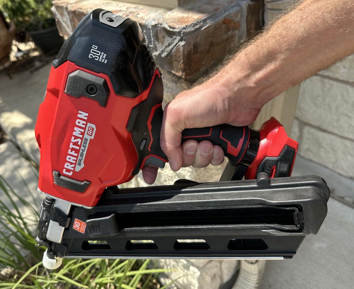 CRAFTSMAN V20 Brushless Cordless 30° Framing Nailer (Tool Only) (CMCN630PTB) customer photo 2