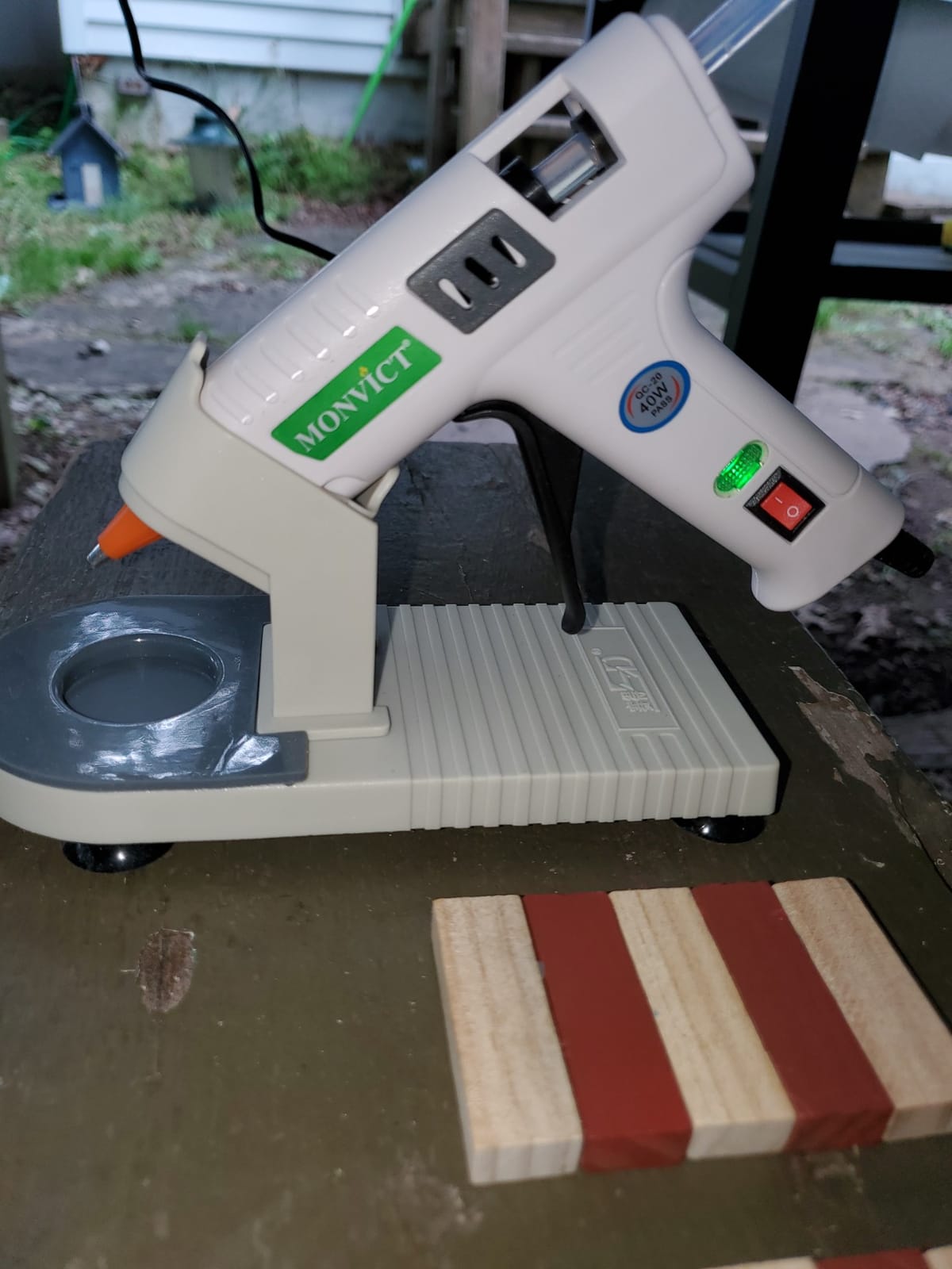 MONVICT Smart Power-Off Cordless Hot Glue Gun, Mini Glue Gun Kit customer photo 1