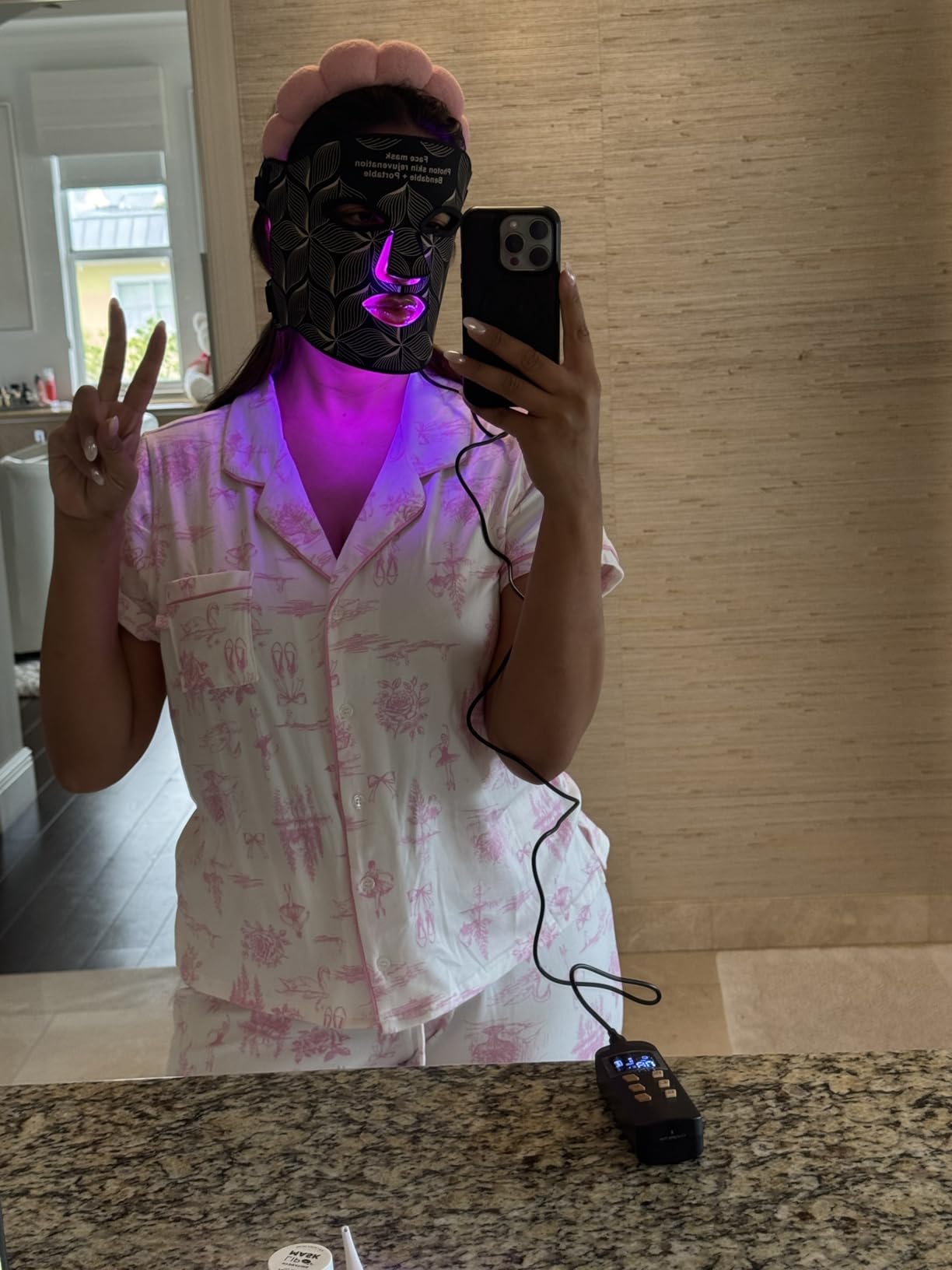 Red Light Therapy Mask for Face and Neck, 8 Colors Glow LED Mask 850nm NIR customer photo 1