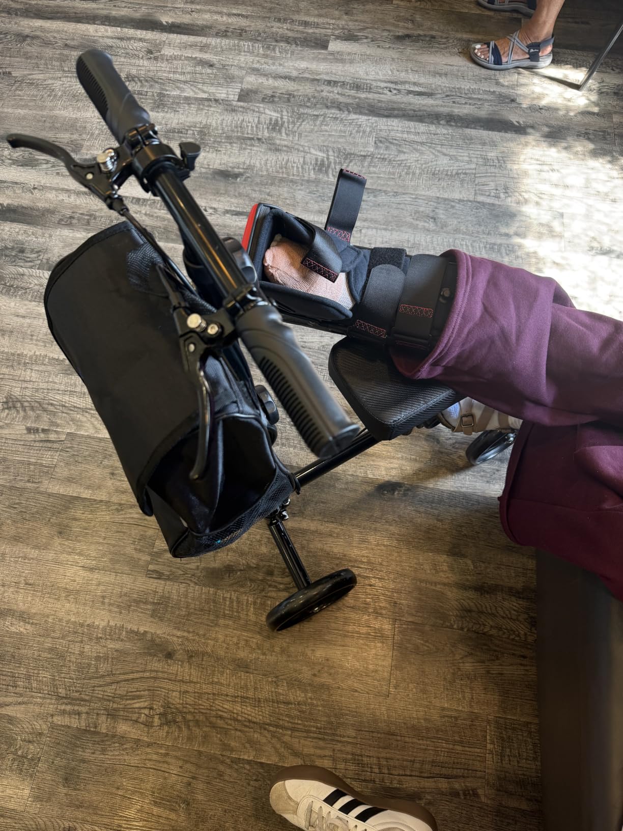 WHLICKS Premium Knee Scooter for Adults for Foot Surgery, Foldable & Steerable Knee Walker with Dual Brakes, Medical Knee Scooter for Broken Foot Injured, Lightweight Leg Scooter for Broken Ankle customer photo 2