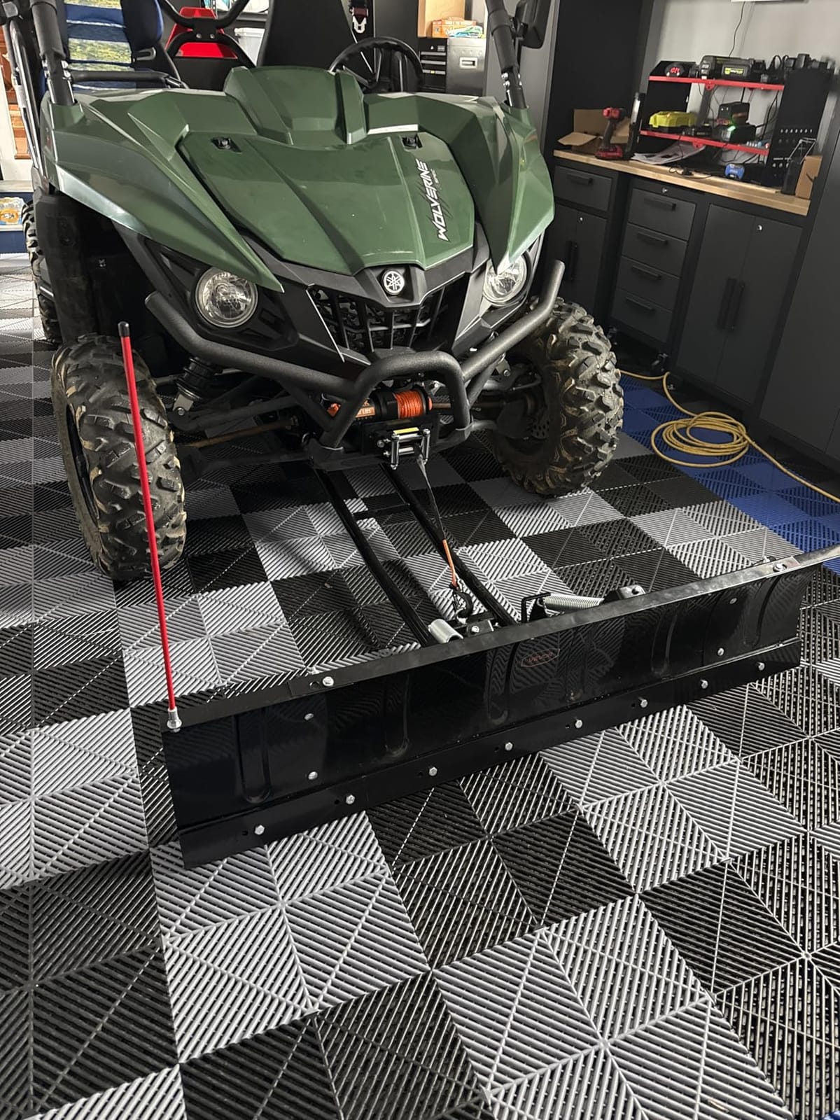 VEVOR Snow Plow Blade, 43 in/72 in Width Adjustable Snow Plow Kit, Easy to Detach, Universal Mount Plowing Attachment with Rubber Flaps, Heavy Duty Steel Blade, Compatible with Most UTV & ATV customer photo 2