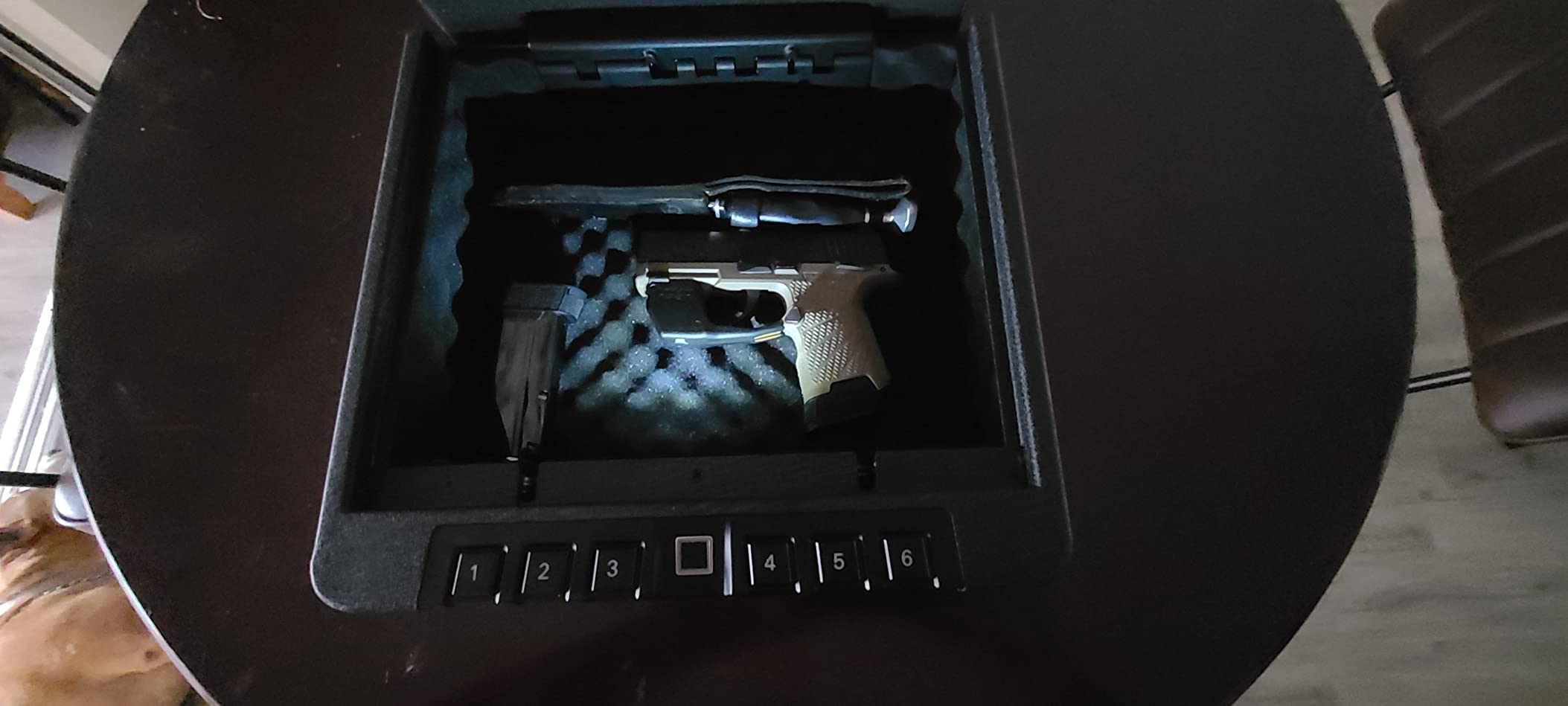 XDeer Biometric Gun Safe for Handgun, Slider Bedside Handgun Safe customer photo 1