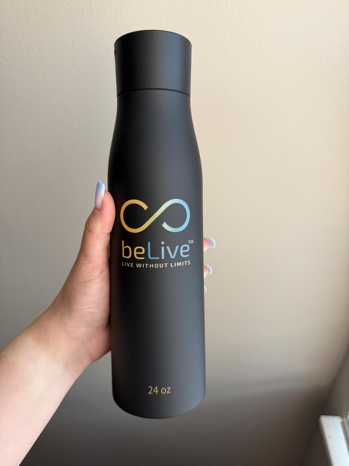 BeLive Smart Water Bottle 24oz - UV-C Self Cleaning, Temperature Display (C/F), Hydration Reminder, USB-C Rechargeable, Insulated Stainless Steel Bottle (Black) customer photo 2