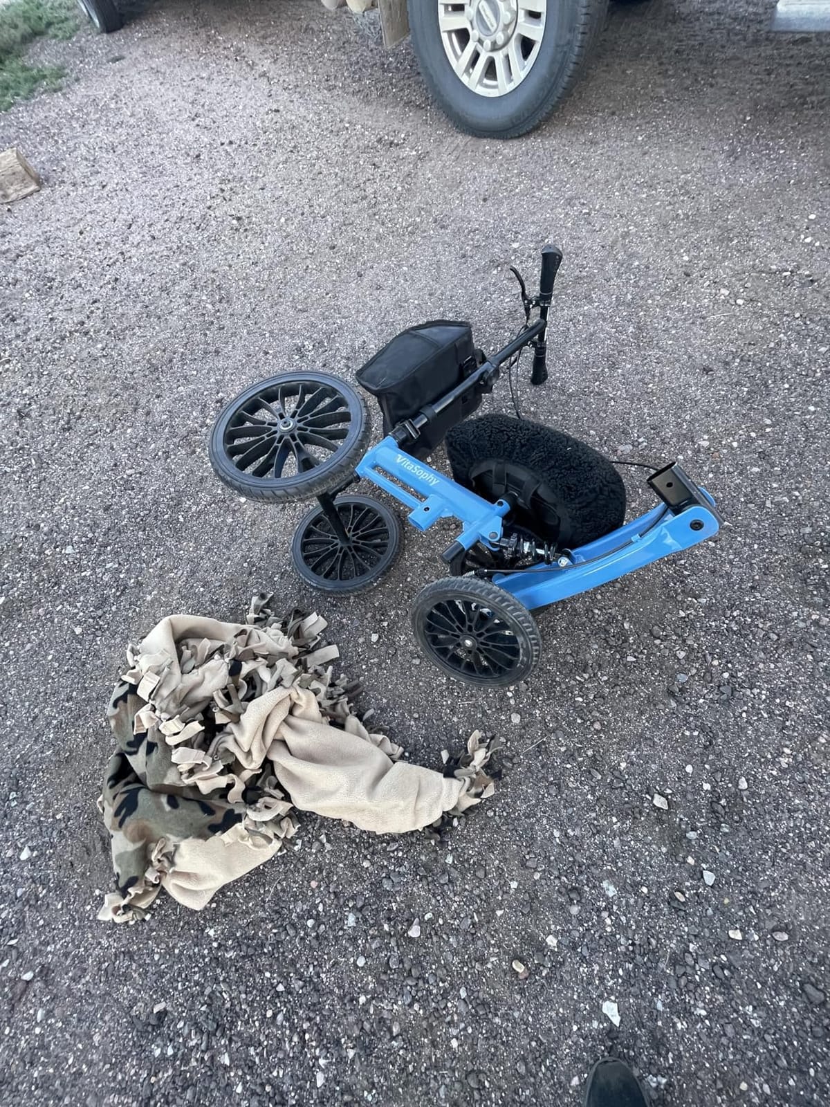 All Terrain Knee Scooter for Adults, Blue customer photo 1