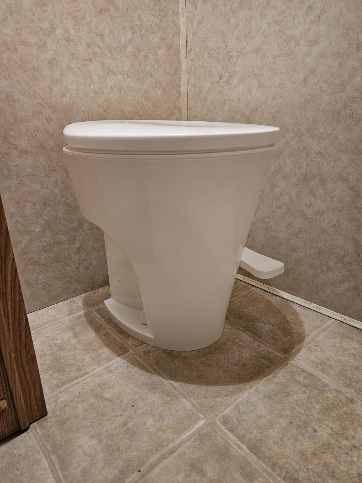 Kohree RV Toilet, 18.5” Residential Height, Soft Close Seat & Cover customer photo 1