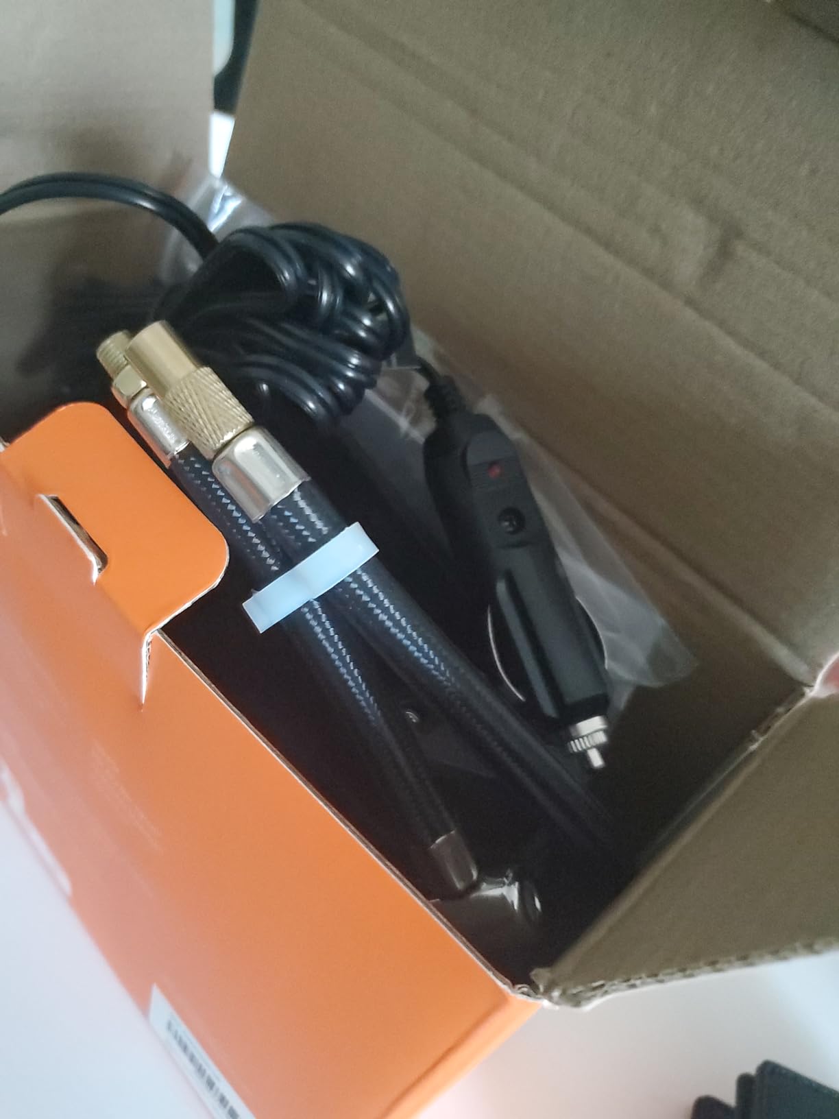 AstroAI H2 Pro Cordless Tire Inflator Portable Air Compressor 12VDC Battery customer photo 2