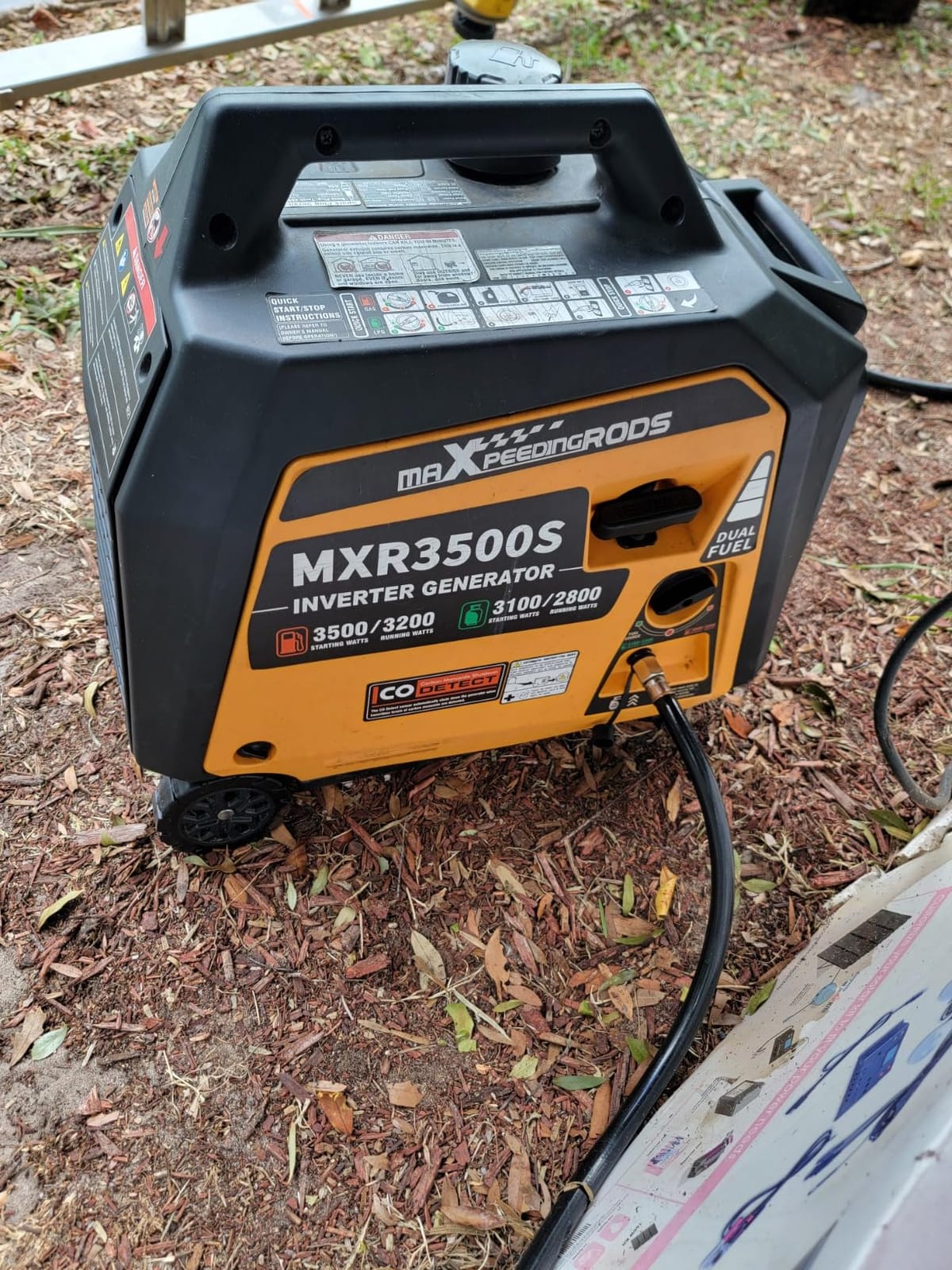 maXpeedingrods 10500 Watt Tri-fuel Inverter Generator,120/240V,E-start customer photo 2