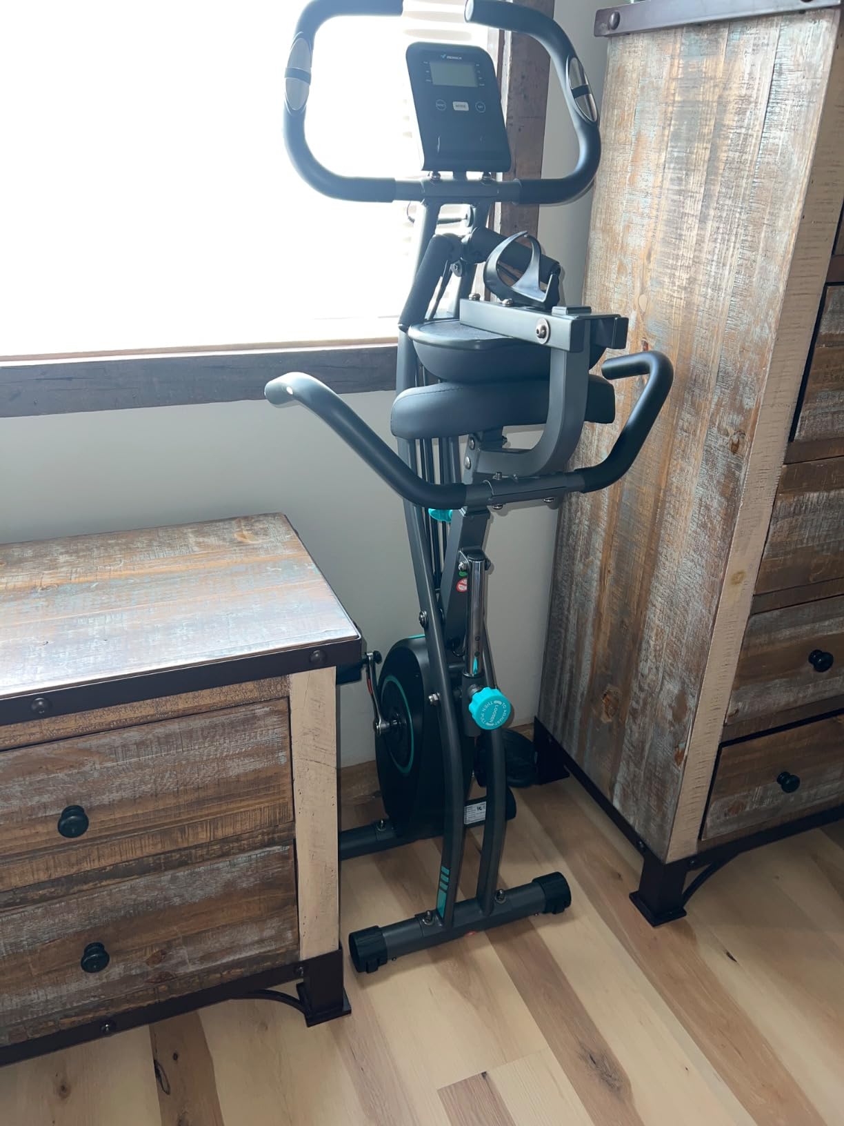 MERACH Exercise Bike with Screen, Rotatable HD Display, Magnetic Resistance customer photo 2