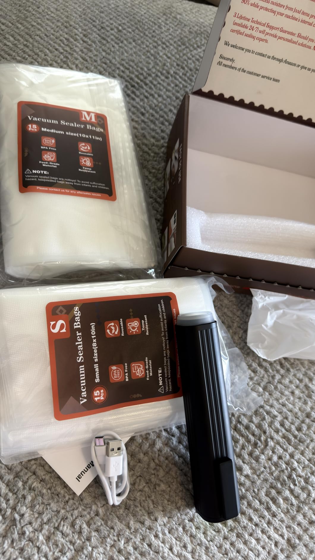 Elxis Vacuum Sealer, Portable handheld Vacuum Sealer + 30 Reusable Vacuum Bags, Portable Food Sealer, With LED pressure display, 2-Speed Pressure Control (60/80 Kpa) customer photo 2