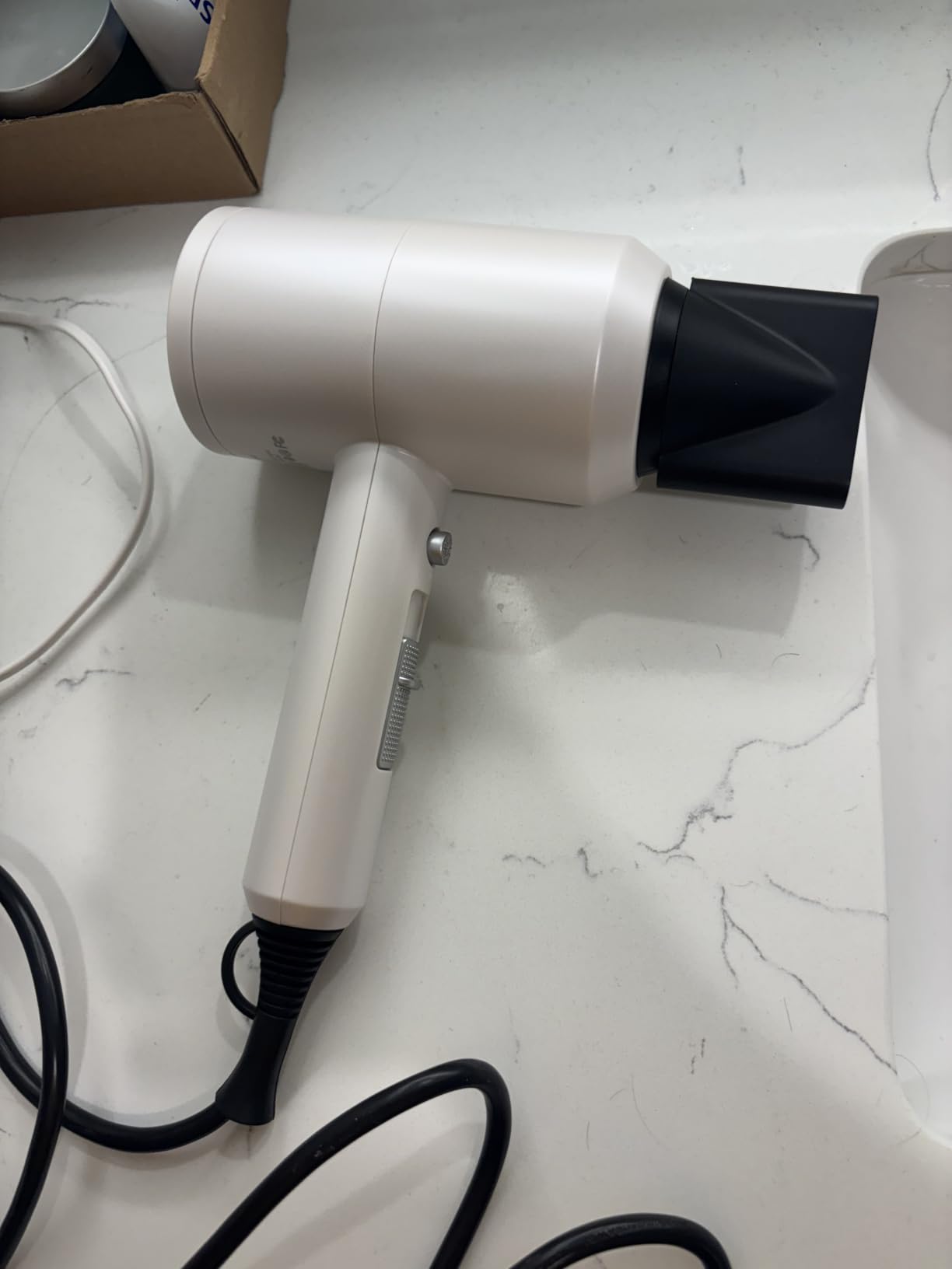SHRATE Professional Ionic Hair Dryer with Diffuser & Nozzle | Low Noise customer photo 2