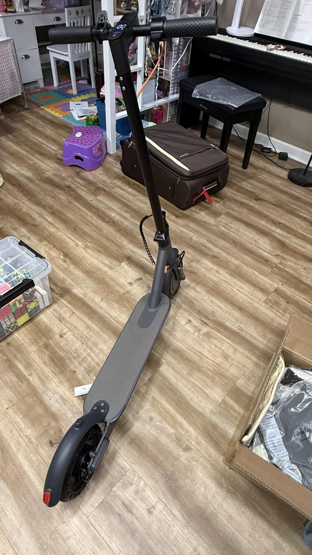 WERHY Adult Electric Scooter, 8.5''/10'' Solid Tire, 350W/500W customer photo 2