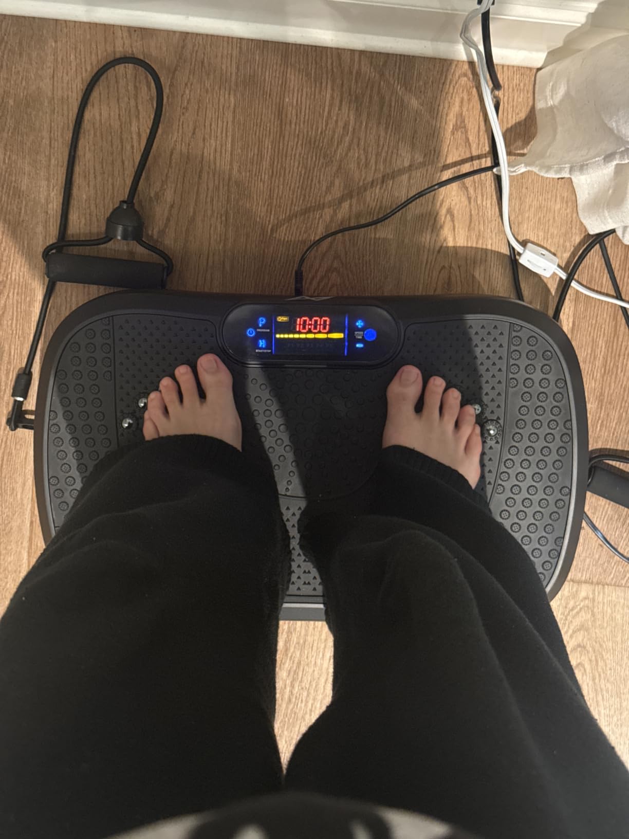 AXV Vibration Plate Exercise Machine Fitness Platform Body Vibrating Board | Curved Design 200W Powerful Oscillating 120 Level Shake Plate for Lymphatic Drainage Recovery Whole Body Toning With Handles customer photo 1
