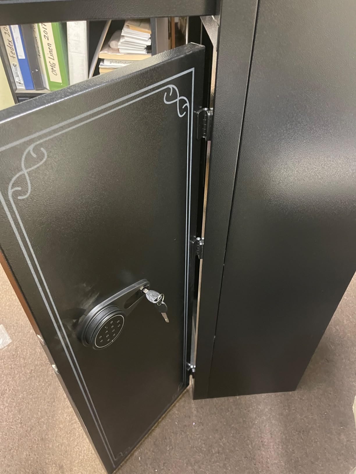 KAER 2-4 Gun Safe for Rifle and Pistols Electronic Gun Security Cabinet Quick Access Rifle Security Safes Gun Cabinet for Shotguns with Built-in Removable Storage Shelf 2026 customer photo 2