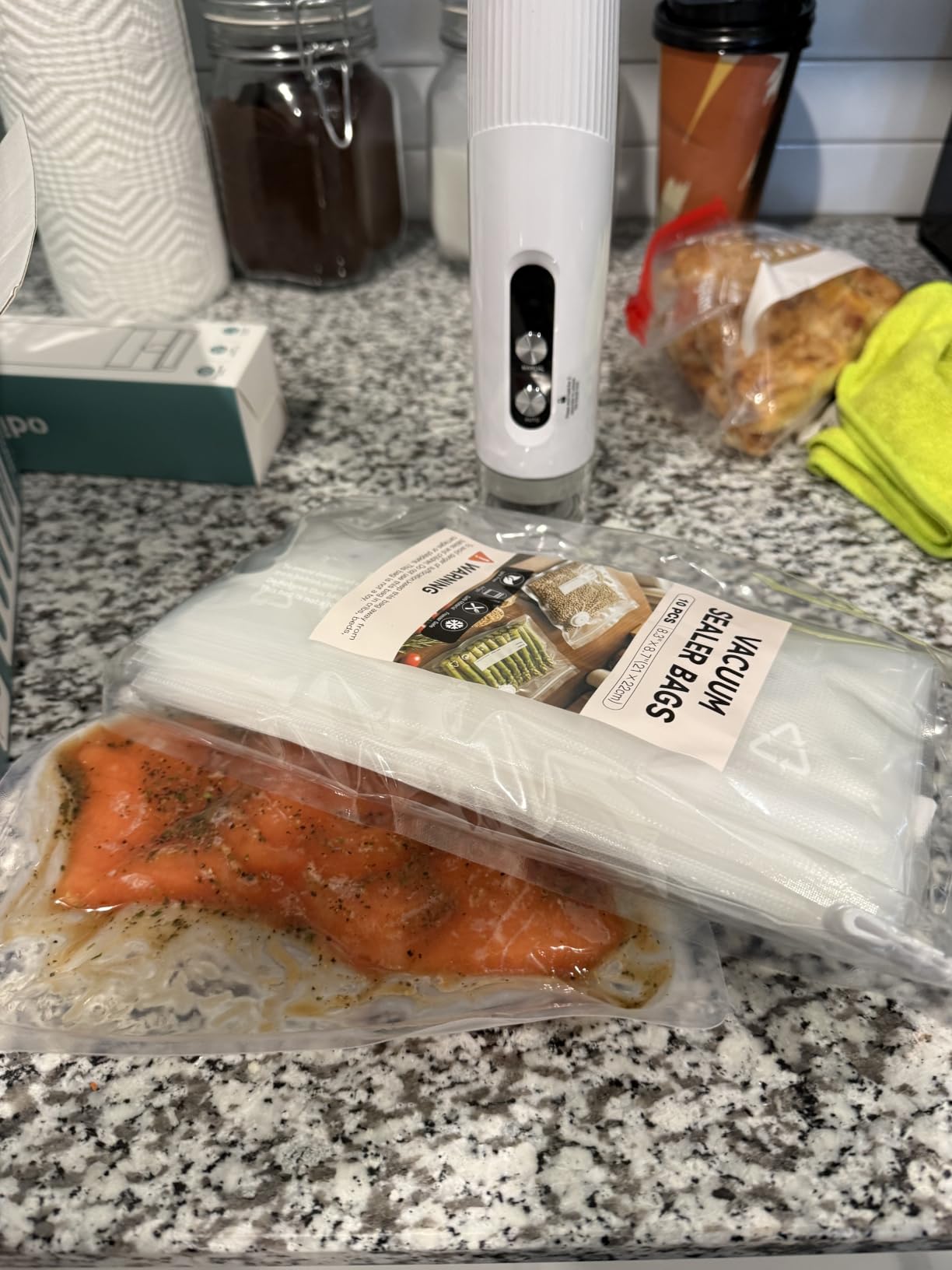 Compact Vacuum Sealer for Food, Cordless Handheld Vacuum Sealer Machine with 30 Reusable Bags, 1800mAh Rechargeable Portable Food Saver for Sous Vide, Meal Prep, Meat & Vegetables customer photo 1