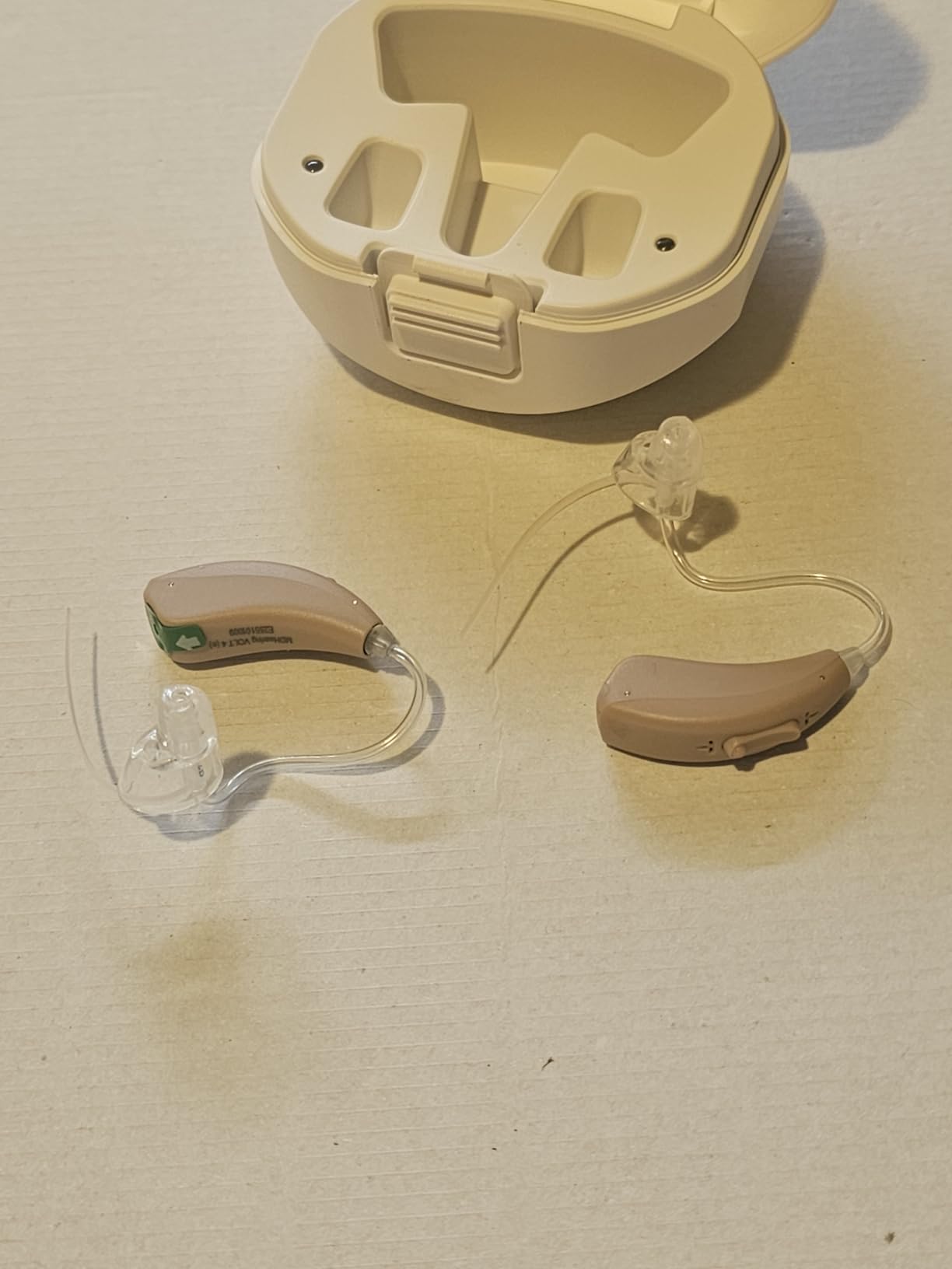 MDHearing VOLT 4 OTC Hearing Aids for Seniors, Behind-the-Ear Hearing Aids with Portable Charging Case, Advanced Noise Cancelling, Fits Comfortably with Glasses, Doctor-Designed customer photo 1