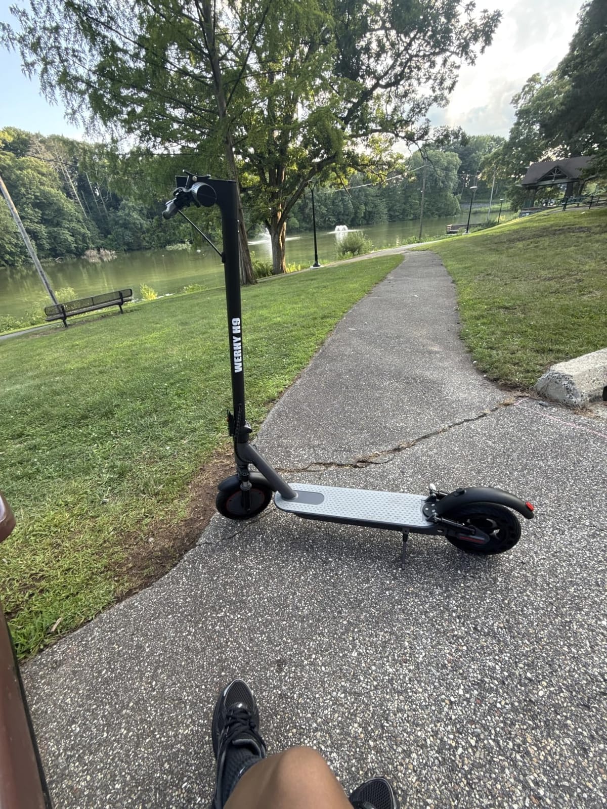 WERHY Electric Scooter, 350W/500W Powerful Motor & 8.5''/10'' Tire customer photo 1