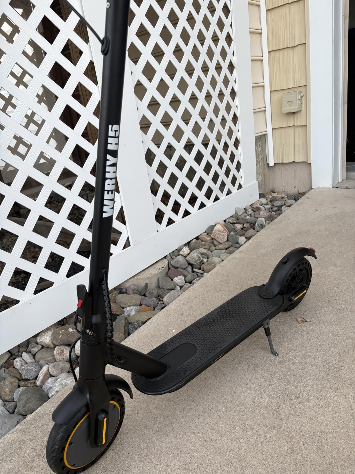 WERHY Electric Scooter, 350W/500W Powerful Motor & 8.5''/10'' Tire customer photo 2