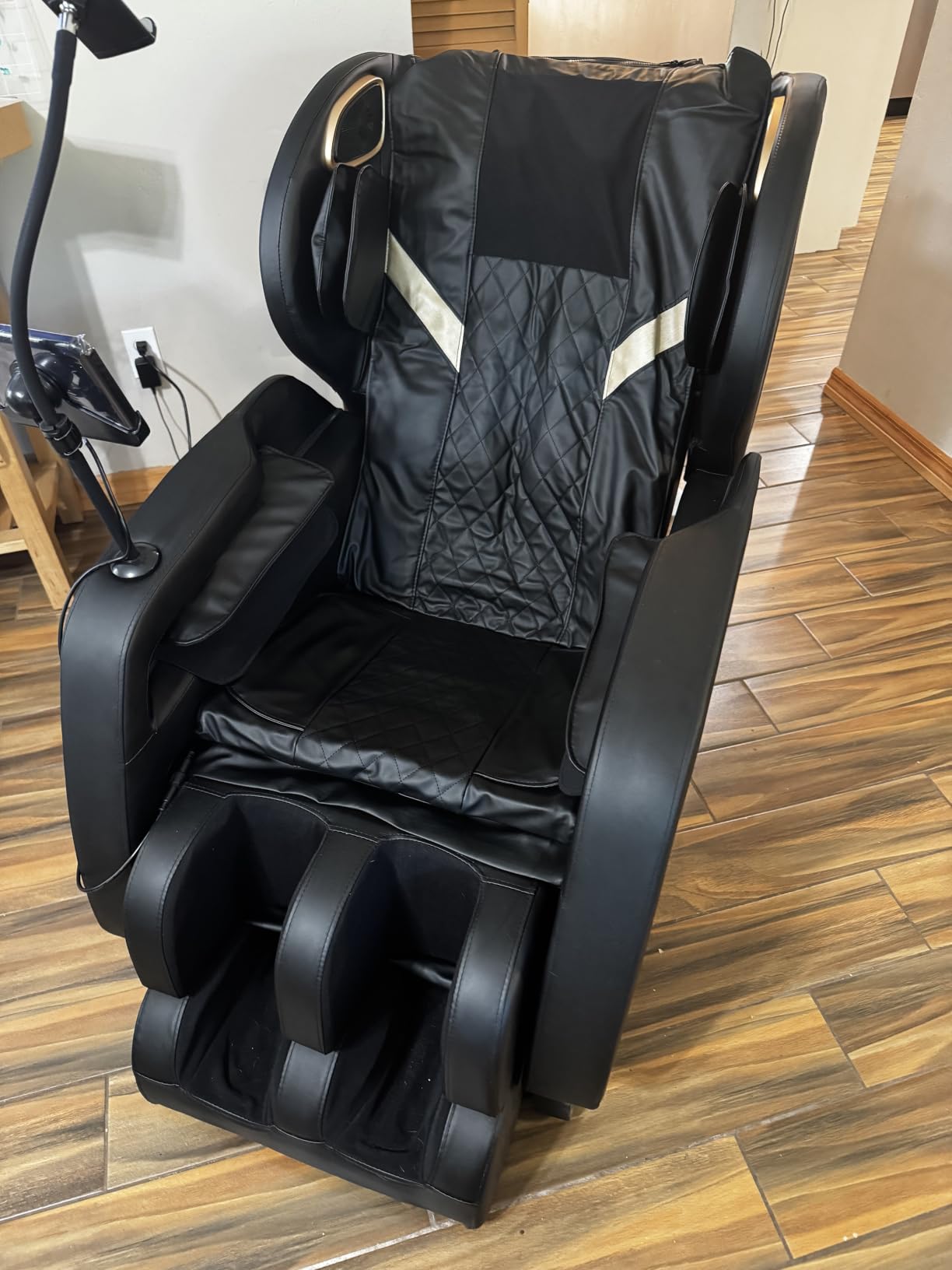 Massage Chair Full Body, 14 Fixed Rollers, Zero Gravity Recliner customer photo 1