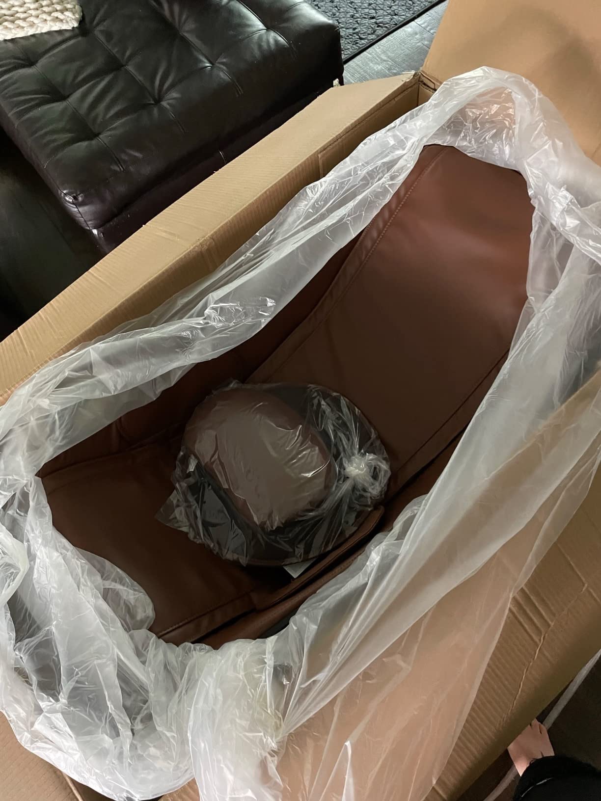 Massage Chair Full Body Zero Gravity, 3D SL-Track Shiatsu Massage with Unique Rocking Sleep Mode, Upgraded Calf & Knee Massage (+11cm) for Tall People, Wireless Charging &Touch Screen,Black. customer photo 2