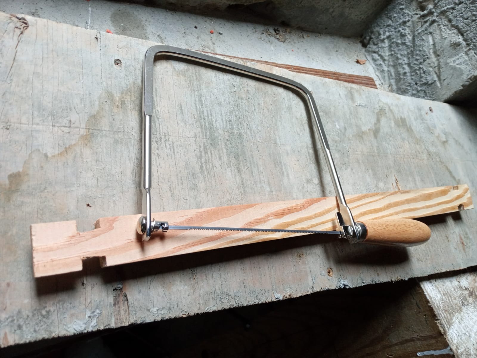 KAKURI Coping Saw Coping Frame and 5 Replacement Blades Set (Woodworking, Wood Board, Plastic, and Metal Cutting Blade) customer photo 1