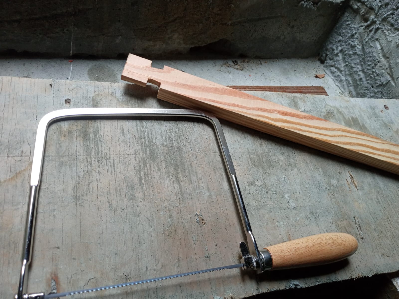 KAKURI Coping Saw Coping Frame and 5 Replacement Blades Set (Woodworking, Wood Board, Plastic, and Metal Cutting Blade) customer photo 2
