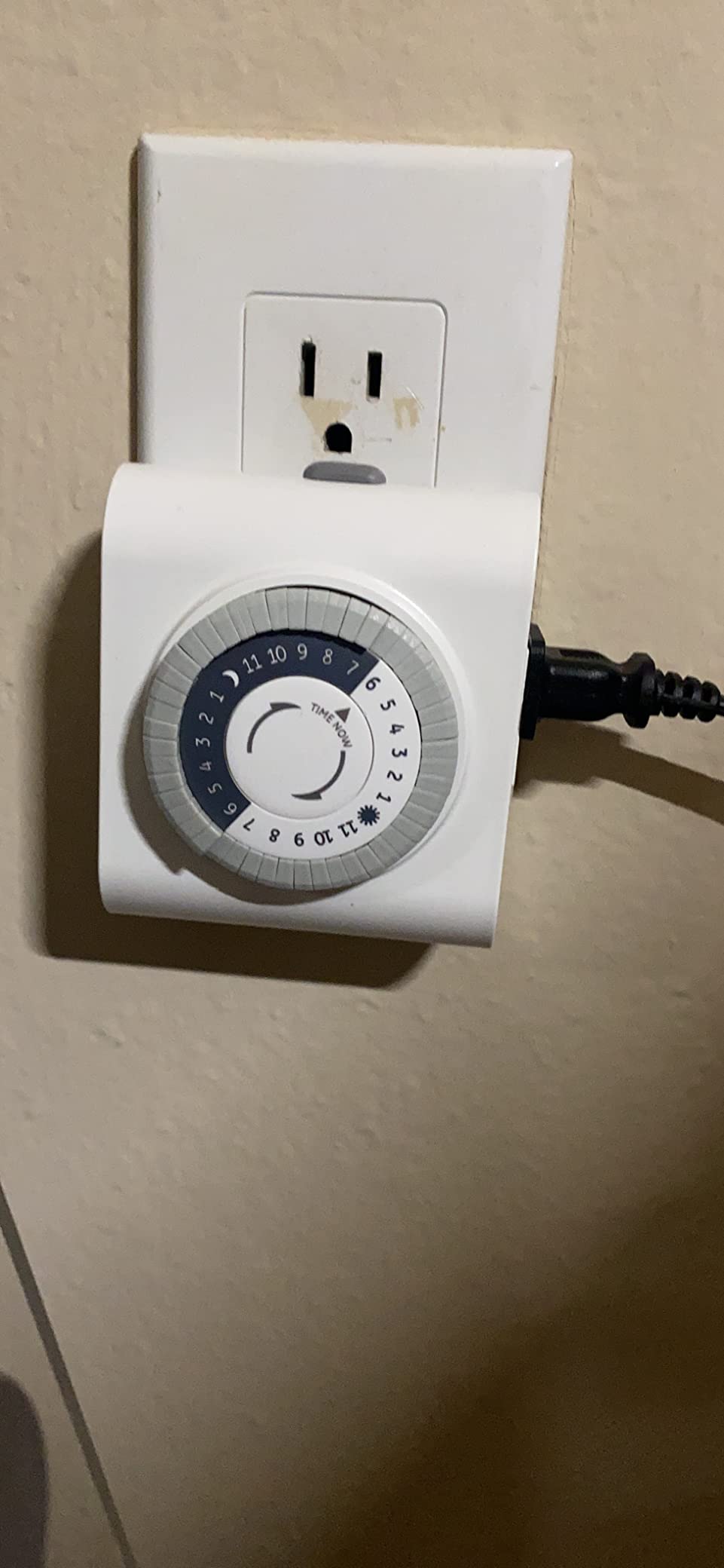 GE 24‑Hour Plug-in Mechanical Timer Outlet, 2 Grounded Outlets, 1 Pack customer photo 2