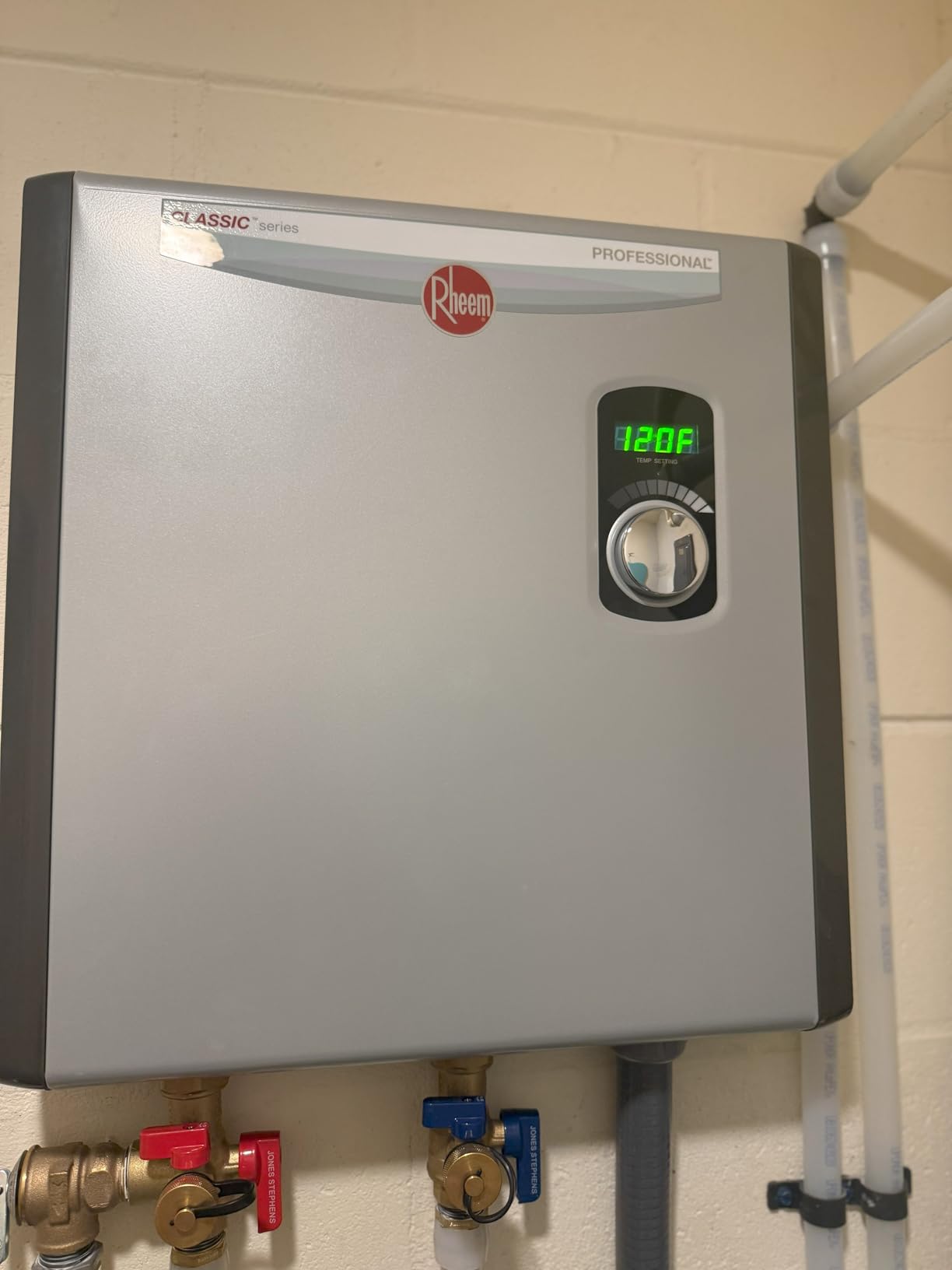 Rheem RTEX-24 24kW 240V Electric Tankless Water Heater, Gray customer photo 2