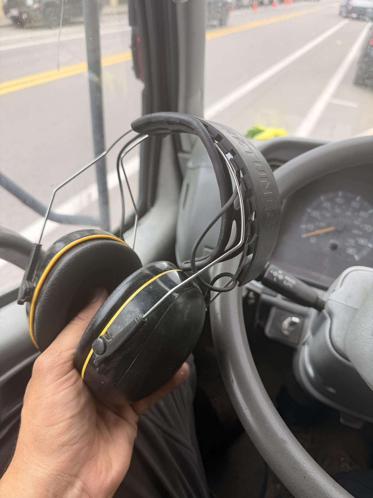 3M WorkTunes customer photo 2