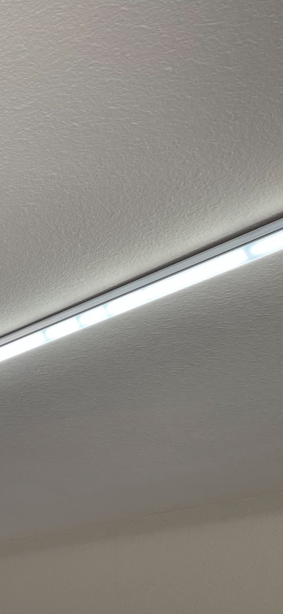 Barrina T8 LED Shop Lights 4FT, 40W 5500LM 5000K, High Output, 10 Packs customer photo 1
