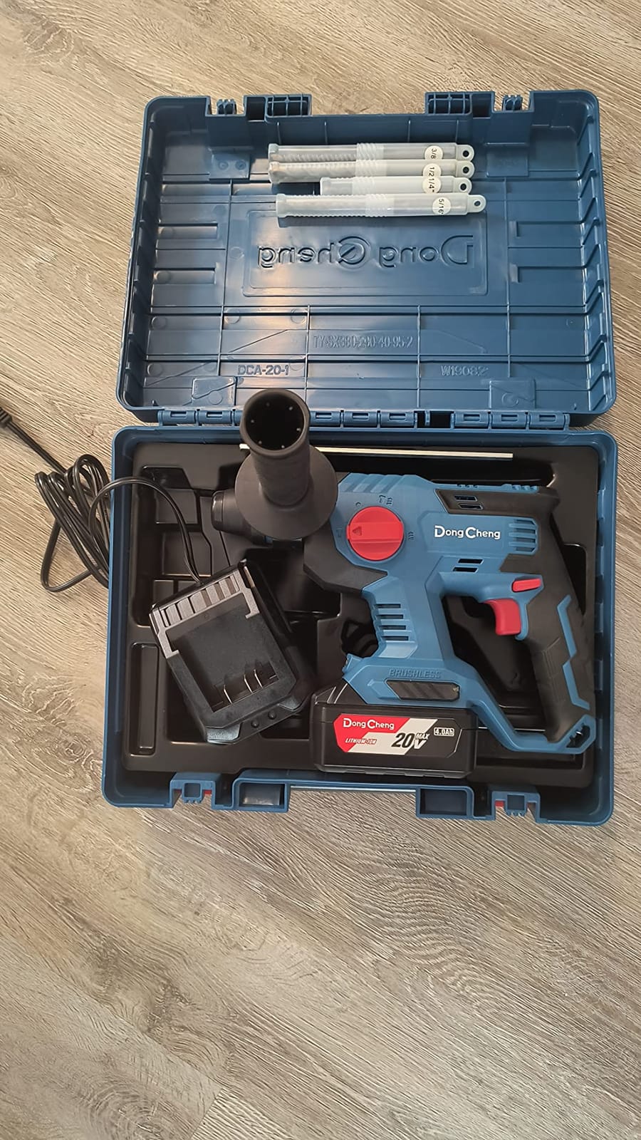 Dong Cheng 20V Max Cordless Brushless Rotary Hammer Drill,7/8-Inch SDS-Plus customer photo 1