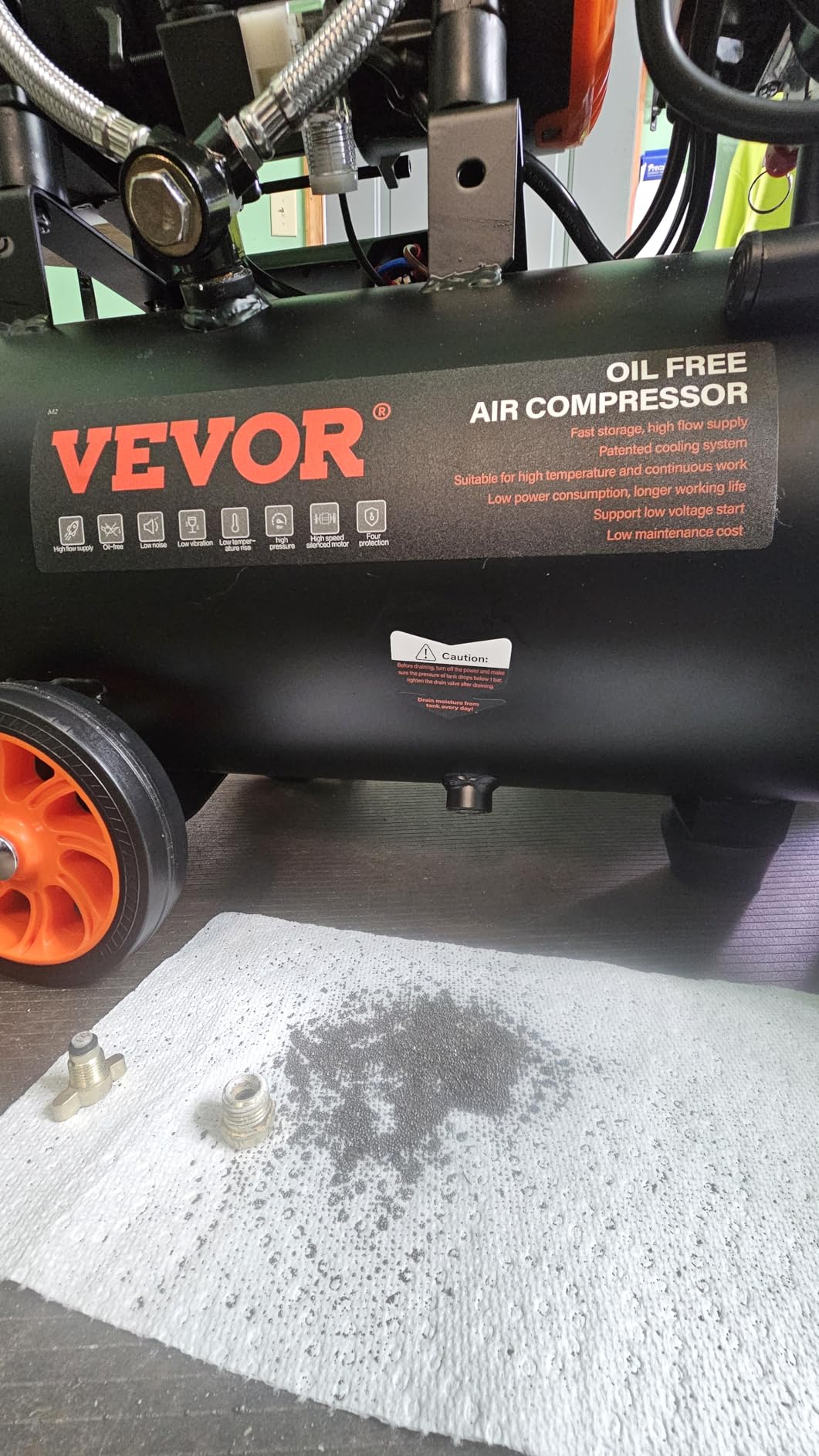 VEVOR 4.8 Gallon Air Compressor, 1.2HP 2.2 CFM@90PSI Oil Free Air Compressor Tank & Max. 116PSI Pressure, 70 dB Ultra Quiet Compressor for Auto Repair, Tire Inflation, Spray Painting, Woodwork Nailing customer photo 1