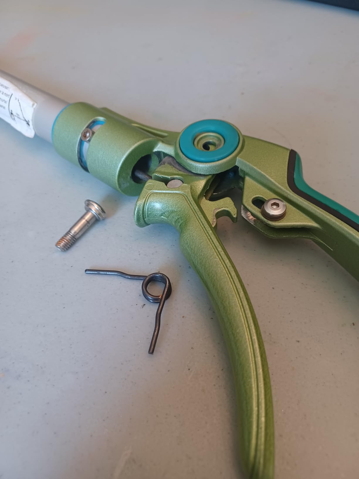 GARTOL Pruner for Garden, Cut Upto 1 Inch & Hold Telescopic Pole Pruner, Fruit Picker with Rotating Blade Head, Lightweight Aluminum Extendable Handle for Tree Branch Cutter, 7.87-13.78 FT, Silver customer photo 1