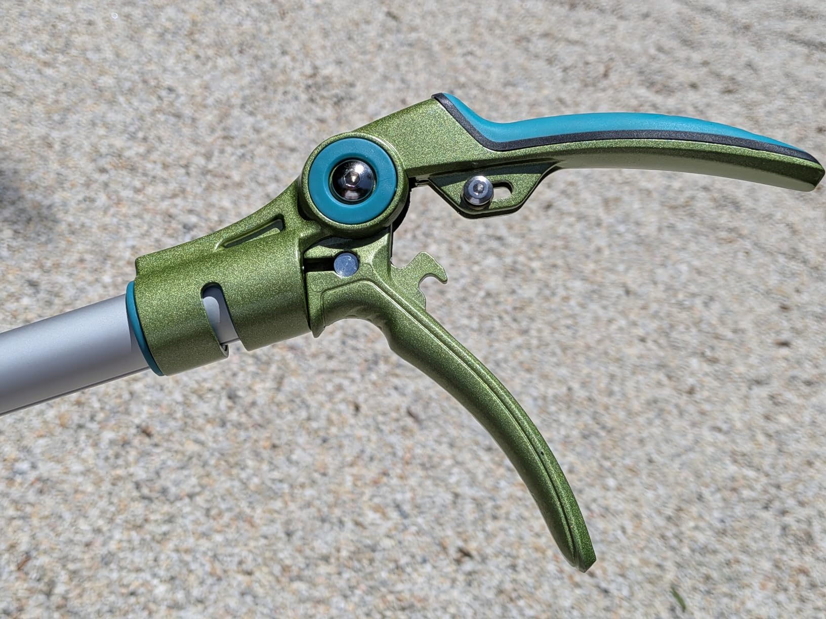 GARTOL Pruner for Garden, Cut Upto 1 Inch & Hold Telescopic Pole Pruner, Fruit Picker with Rotating Blade Head, Lightweight Aluminum Extendable Handle for Tree Branch Cutter, 7.87-13.78 FT, Silver customer photo 2