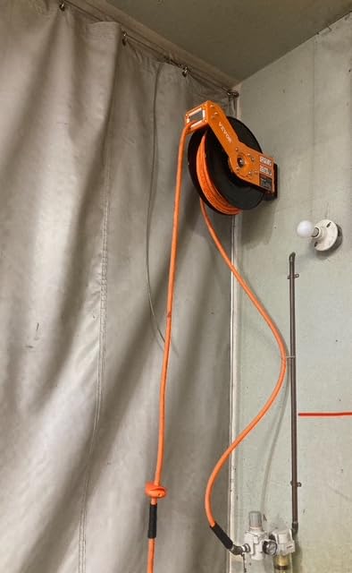 VEVOR Retractable Air Hose Reel 3/8 IN x 50 FT Hybrid Air Hose Max 300PSI customer photo 2