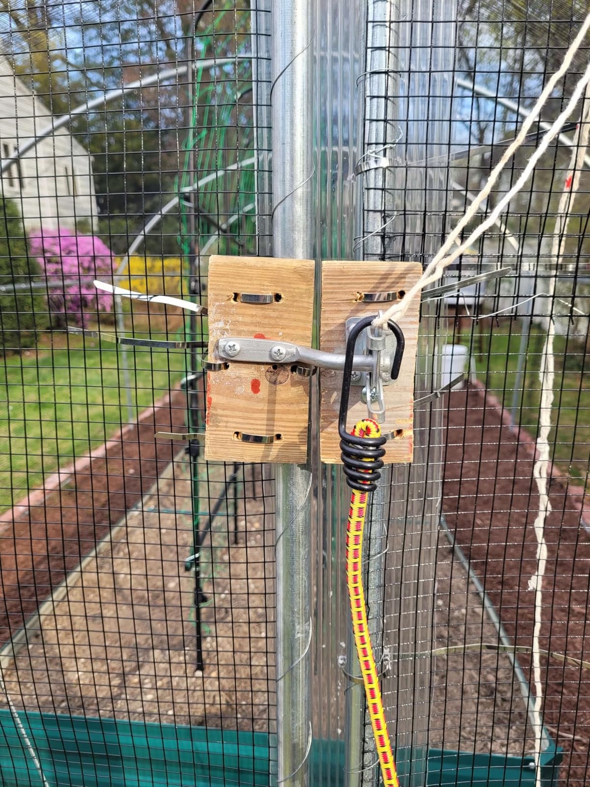 Large Metal Chicken Coop Spire Top Upgrade Tri-Supporting Wire Mesh Chicken Run,Chicken Pen with Water-Resident and Anti-UV Cover,Duck Rabbit House Outdoor (19.5'L x 10'W x 6.5'H) customer photo 2