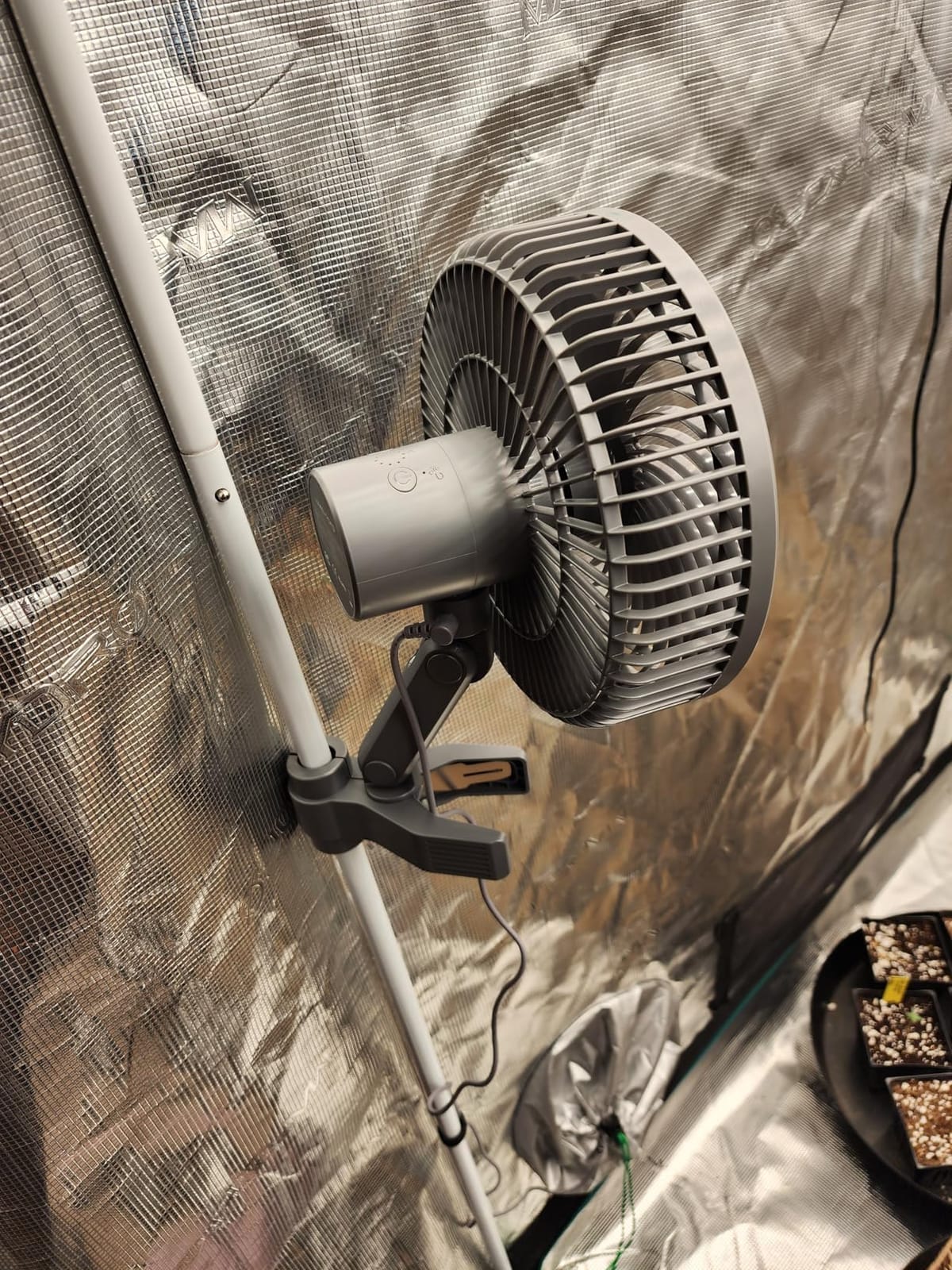 MARS HYDRO 6'' Oscillating Clip-On Grow Tent Fan, 10 Wind Speeds, EC Motor customer photo 1