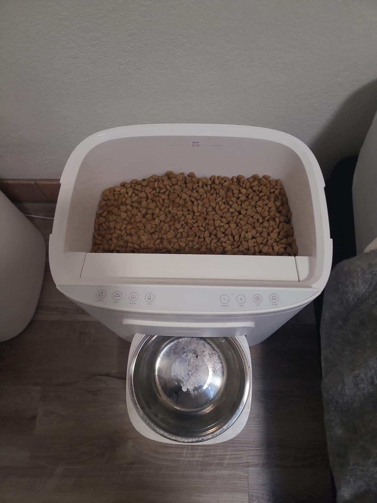 Dokoo Automatic Dog Feeder for Large Breeds, 15L/63 Cups Vacuum-Sealed Airtight Auto Pet Feeder for Dry Food, Timed Feeding, Anti-Clog Dispenser 2-22mm Kibble, Voice Recorder, Stainless Steel Bowl customer photo 1