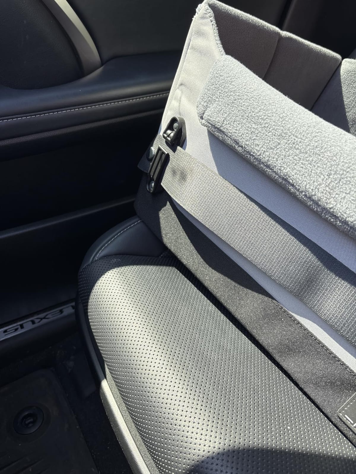 A 4 Pet Dog Car Seats for Small Dogs, Under 25 lbs, Patent Buckles customer photo 2