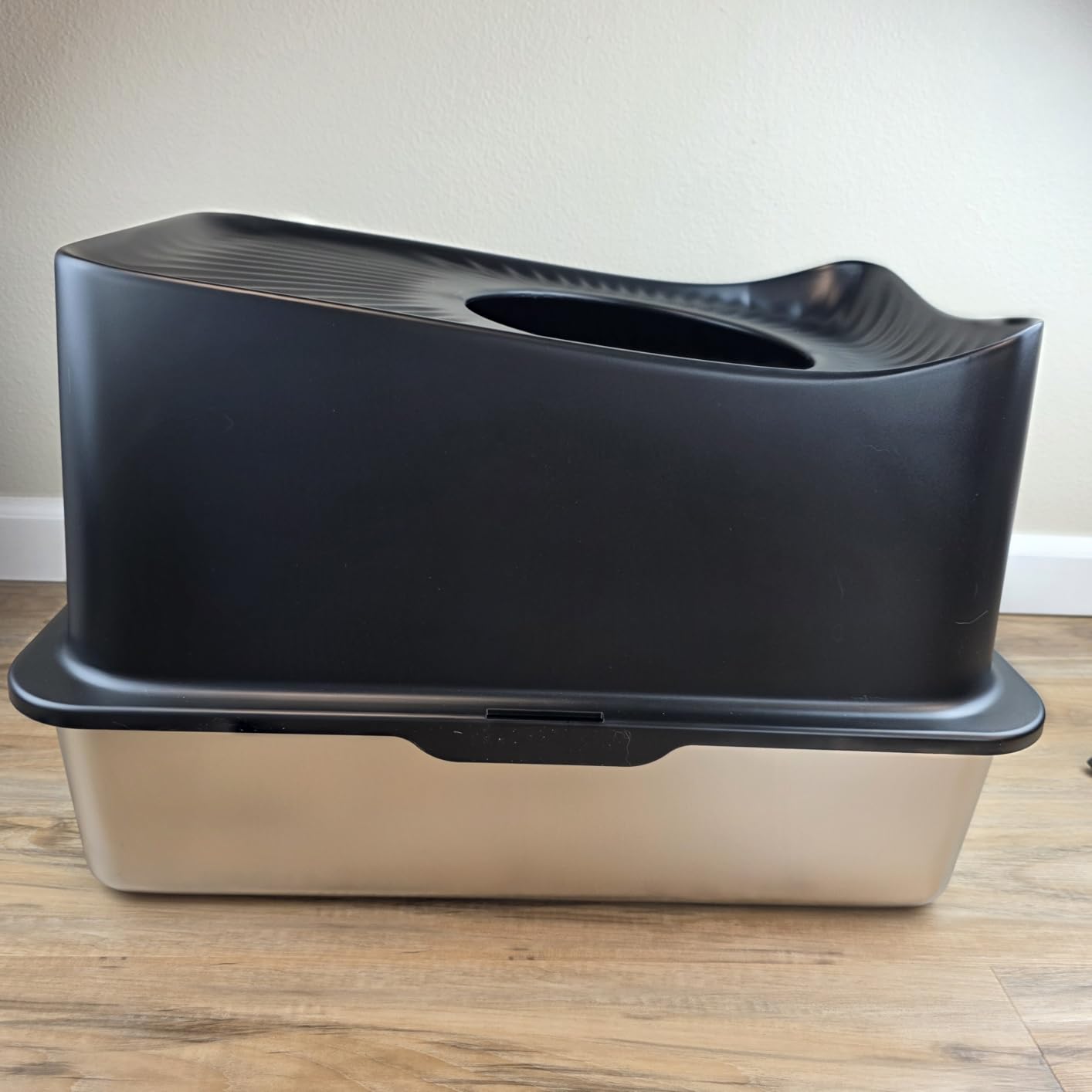 Top Entry Cat Litter Box with Lid, Stainless Steel Extra Large Enclosed Cats Kitty Litter Pan Easy Cleaning, XL Metal High Side litter Boxes Tray, Cat Box Enclosure, Never Absorb Odor or Rust customer photo 1