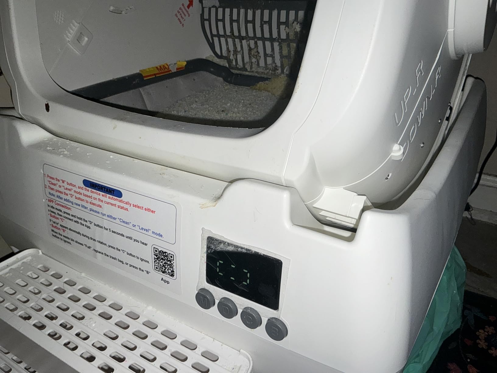 Automatic Cat Litter Box Self Cleaning - App Control, Cat Toilet Records, Suitable for Big Cats, Medium Cats, Kittens and Multi-Cat Families, Anti-Pinch, Low Noise【Assembly Required】- White customer photo 1
